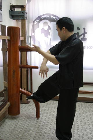 Kwan Sau Wang Dang Gerk – Wing Chun Lexicon